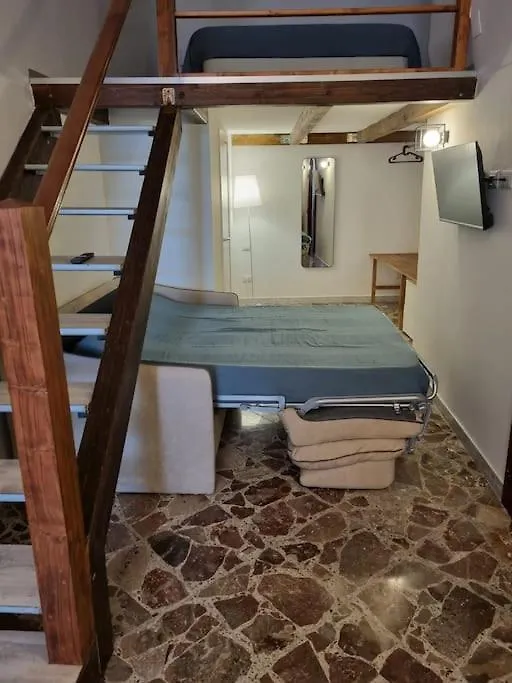 Casa Vacanze Piazza San Pietro Bari 0*,  Italië